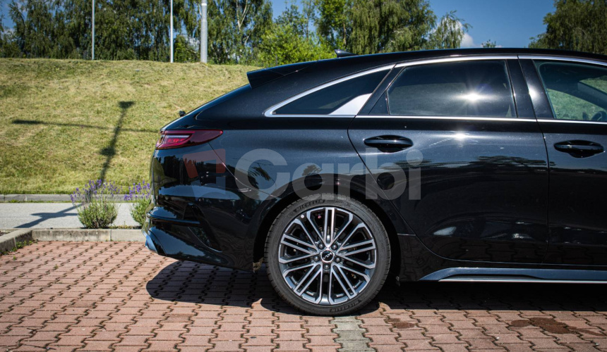 Kia ProCeed 1.5 T-GDi 7DCT GT-Line Premium, JBL, Kamera, Navi, 1.majiteľ, nelakované