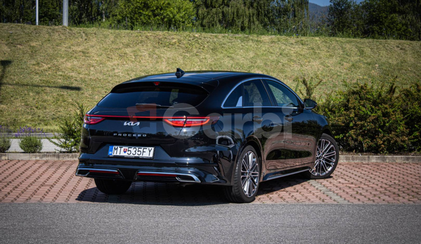 Kia ProCeed 1.5 T-GDi 7DCT GT-Line Premium, JBL, Kamera, Navi, 1.majiteľ, nelakované