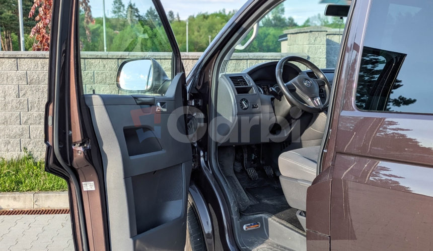 Volkswagen T5 Multivan STRALINE 2.0 TDI 103 kW, Webasto, 7-miestne