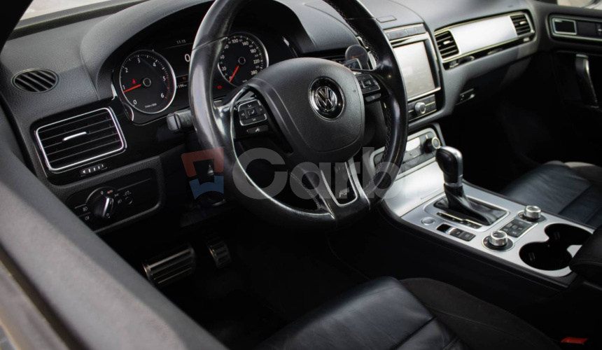 Volkswagen Touareg II 3.0 V6 TDI RLine 4MOTION
