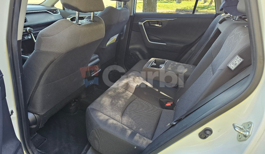 Toyota RAV4 2.0 benzin, 1.majitel,SR