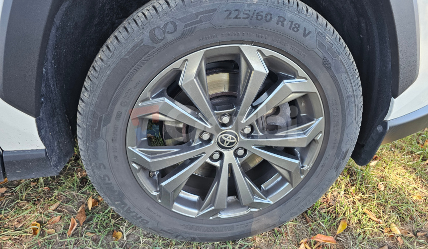 Toyota RAV4 2.0 benzin, 1.majitel,SR