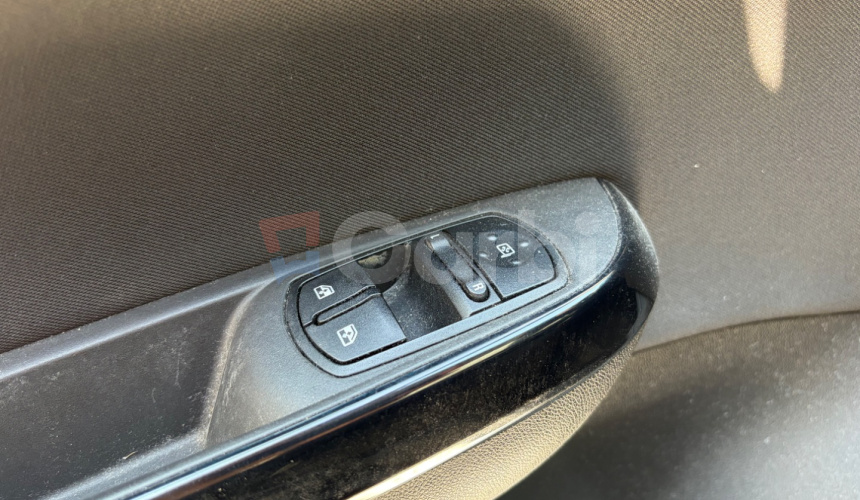 Opel Corsa -E