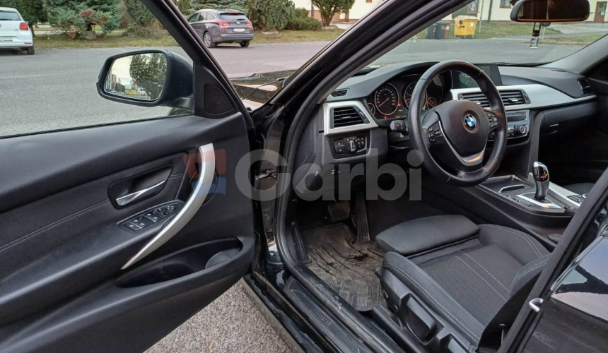 BMW Rad 3 Touring 318d A/T