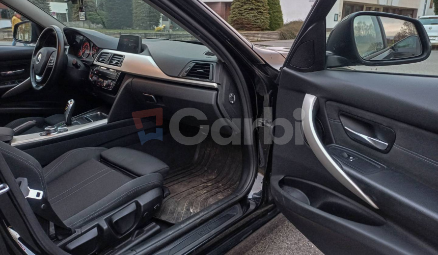 BMW Rad 3 Touring 318d A/T