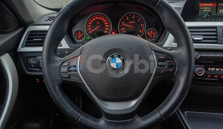 BMW Rad 3 Touring 318d A/T