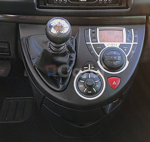 Peugeot 807 2.0 HDI STYLE