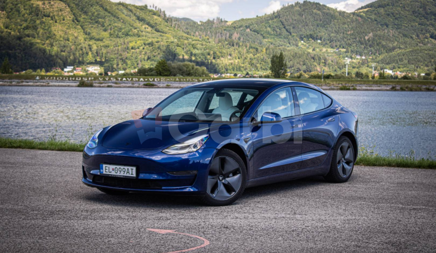 Tesla Model 3 Long Range 4x4 Premium Sound, Biely interiér, odpočet DPH