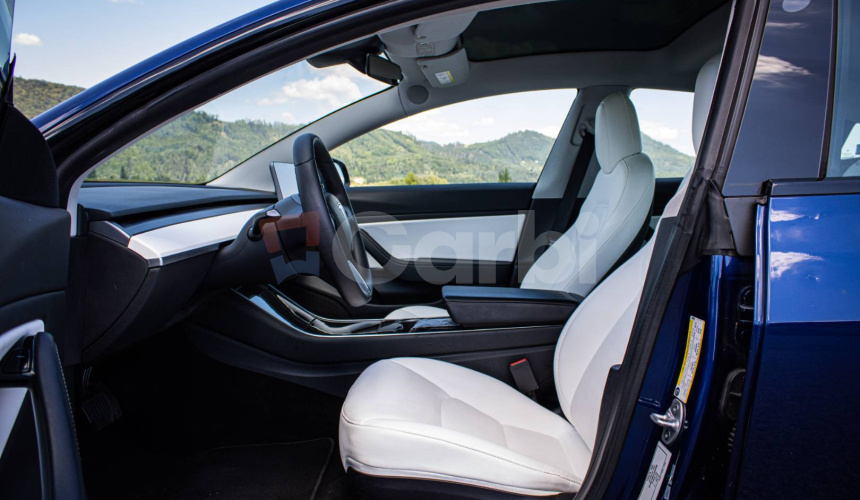 Tesla Model 3 Long Range 4x4 Premium Sound, Biely interiér, odpočet DPH