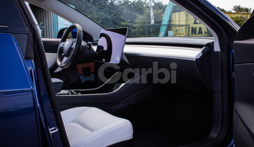 Tesla Model 3 Long Range 4x4 Premium Sound, Biely interiér, odpočet DPH
