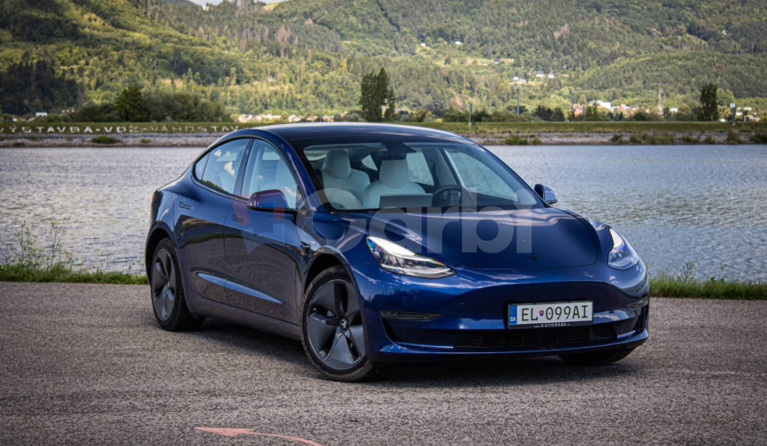 Tesla Model 3 Long Range 4x4 Premium Sound, Biely interiér, odpočet DPH