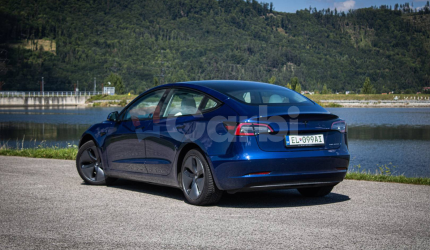 Tesla Model 3 Long Range 4x4 Premium Sound, Biely interiér, odpočet DPH