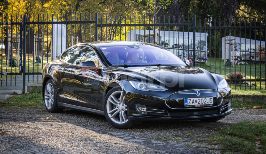 Tesla Model S 70d AWD, Free supercharger, CCS 2 adaptér, po servise