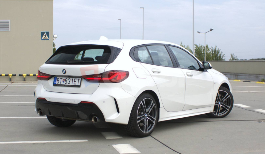 BMW Rad 1 120i 131kw, AT7, M paket