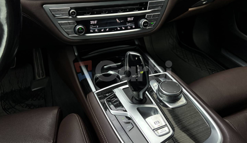 BMW Rad 7 750i xDrive A/T