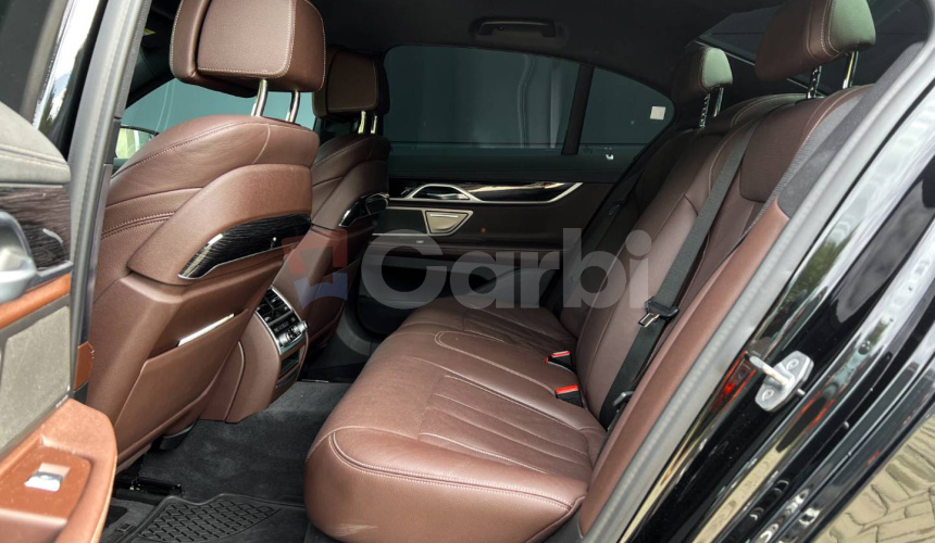 BMW Rad 7 750i xDrive A/T