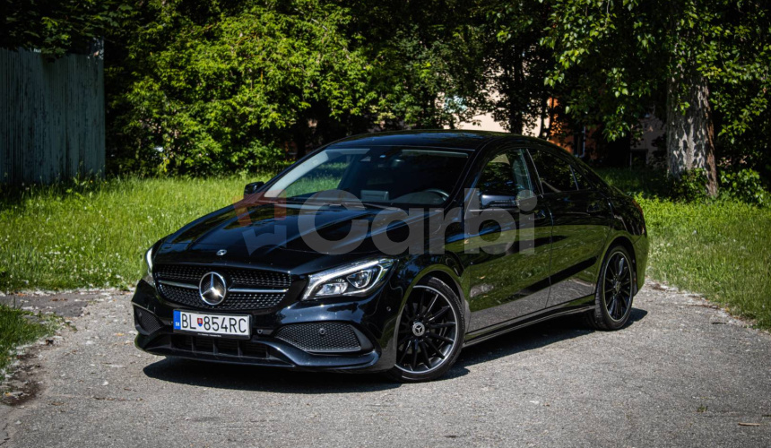 Mercedes-Benz CLA Kupé 180 AMG Line, Slovenské, Night package, Keylles, Apple car play, Kamera