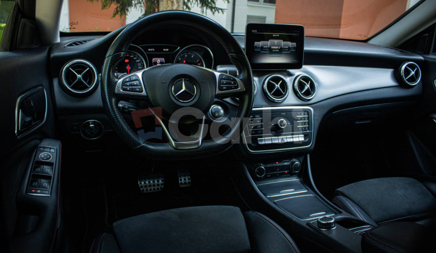 Mercedes-Benz CLA Kupé 180 AMG Line, Slovenské, Night package, Keylles, Apple car play, Kamera