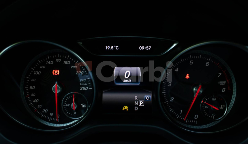 Mercedes-Benz CLA Kupé 180 AMG Line, Slovenské, Night package, Keylles, Apple car play, Kamera