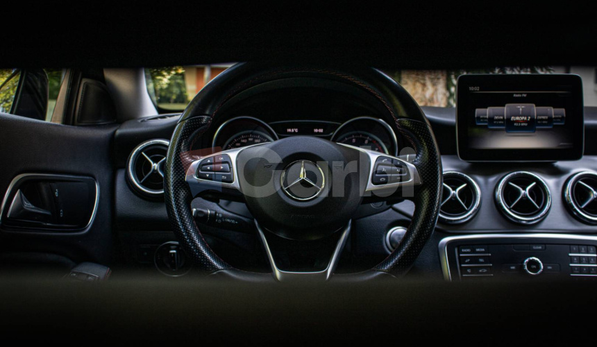 Mercedes-Benz CLA Kupé 180 AMG Line, Slovenské, Night package, Keylles, Apple car play, Kamera