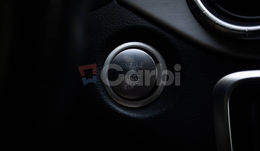 Mercedes-Benz CLA Kupé 180 AMG Line, Slovenské, Night package, Keylles, Apple car play, Kamera