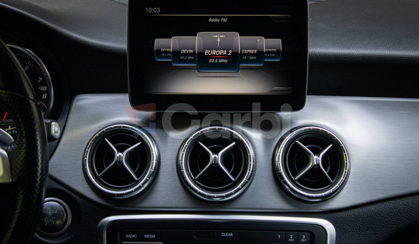 Mercedes-Benz CLA Kupé 180 AMG Line, Slovenské, Night package, Keylles, Apple car play, Kamera