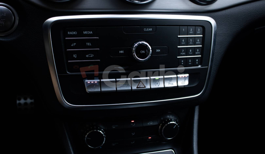 Mercedes-Benz CLA Kupé 180 AMG Line, Slovenské, Night package, Keylles, Apple car play, Kamera
