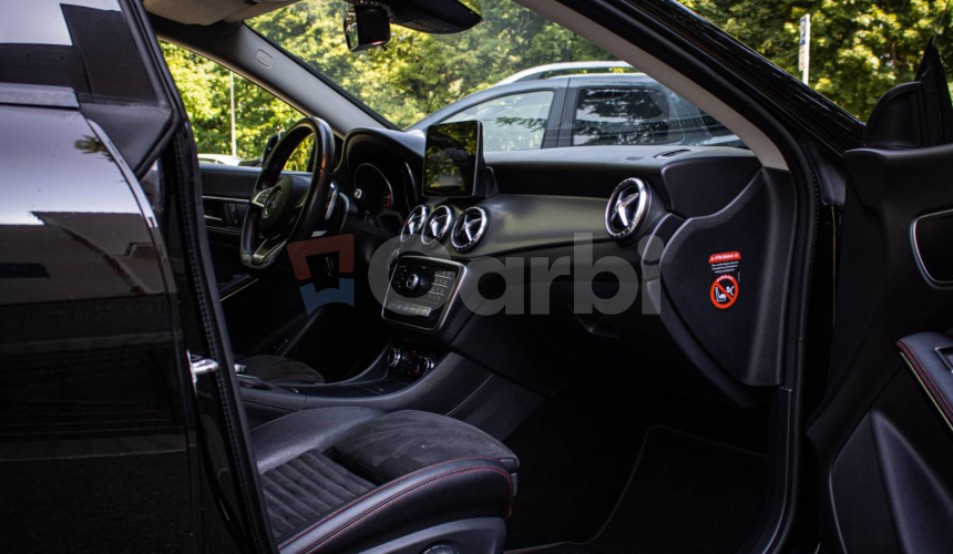 Mercedes-Benz CLA Kupé 180 AMG Line, Slovenské, Night package, Keylles, Apple car play, Kamera
