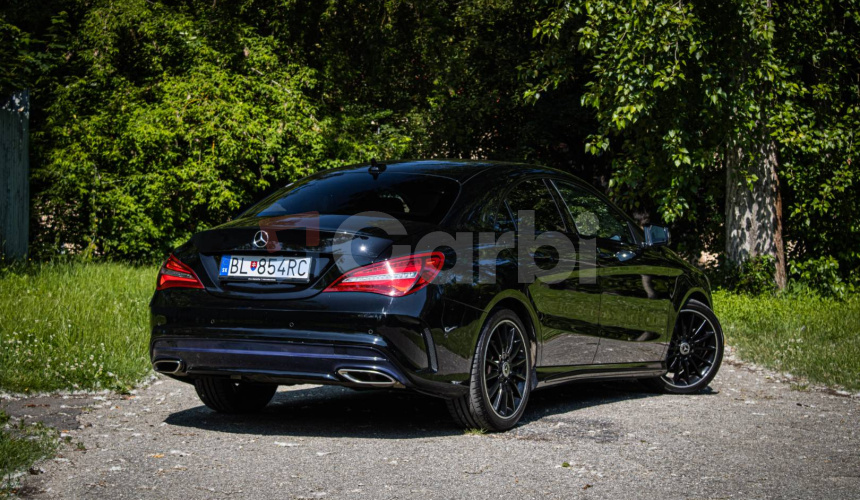 Mercedes-Benz CLA Kupé 180 AMG Line, Slovenské, Night package, Keylles, Apple car play, Kamera
