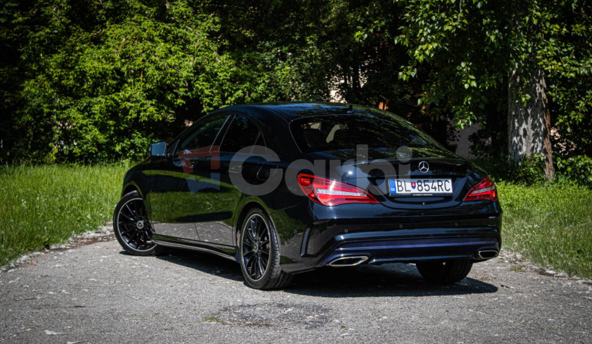 Mercedes-Benz CLA Kupé 180 AMG Line, Slovenské, Night package, Keylles, Apple car play, Kamera