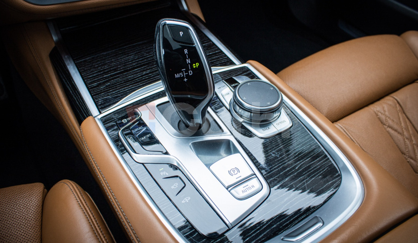 BMW 730d xDrive MSport, Laser, Webasto, Masáž 4x, DPH