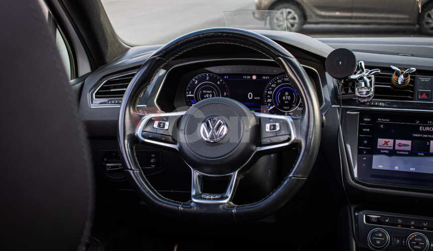 Volkswagen Tiguan 2.0 BiTDI 176 kW 4Motion DSG RLine, Webasto, Dynaudio, Pano, Matrix,HUD