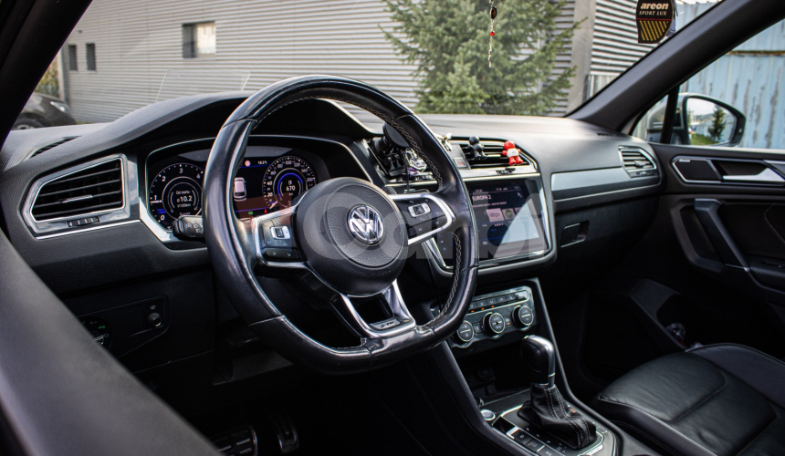 Volkswagen Tiguan 2.0 BiTDI 176 kW 4Motion DSG RLine, Webasto, Dynaudio, Pano, Matrix,HUD