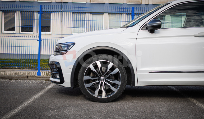 Volkswagen Tiguan 2.0 BiTDI 176 kW 4Motion DSG RLine, Webasto, Dynaudio, Pano, Matrix,HUD