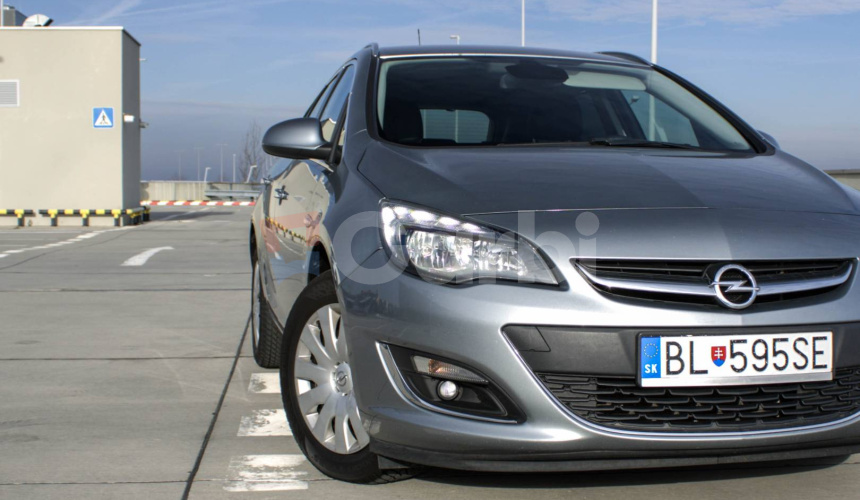 Opel Astra Sport Tourer ST 1.4 Turbo 140k Cosmo