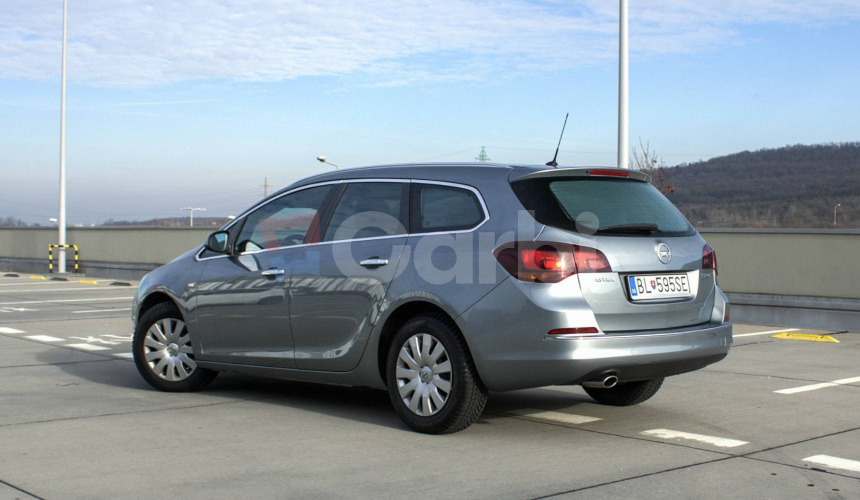 Opel Astra Sport Tourer ST 1.4 Turbo 140k Cosmo