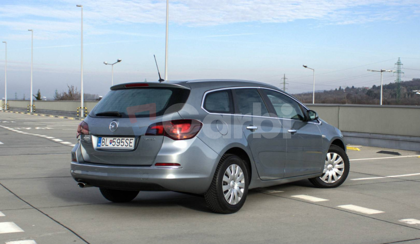 Opel Astra Sport Tourer ST 1.4 Turbo 140k Cosmo