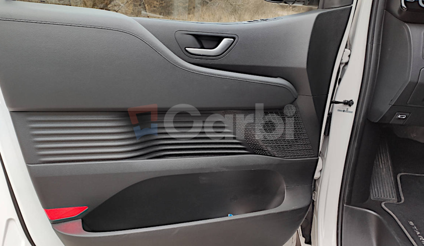 Hyundai STARIA 2.2 CRDi Premium A/T