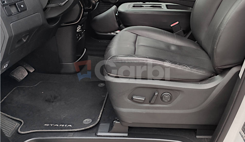 Hyundai STARIA 2.2 CRDi Premium A/T