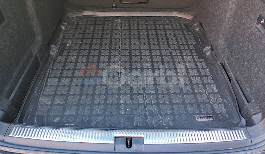 Škoda Superb combi 4x4 L&K + WEBASTO