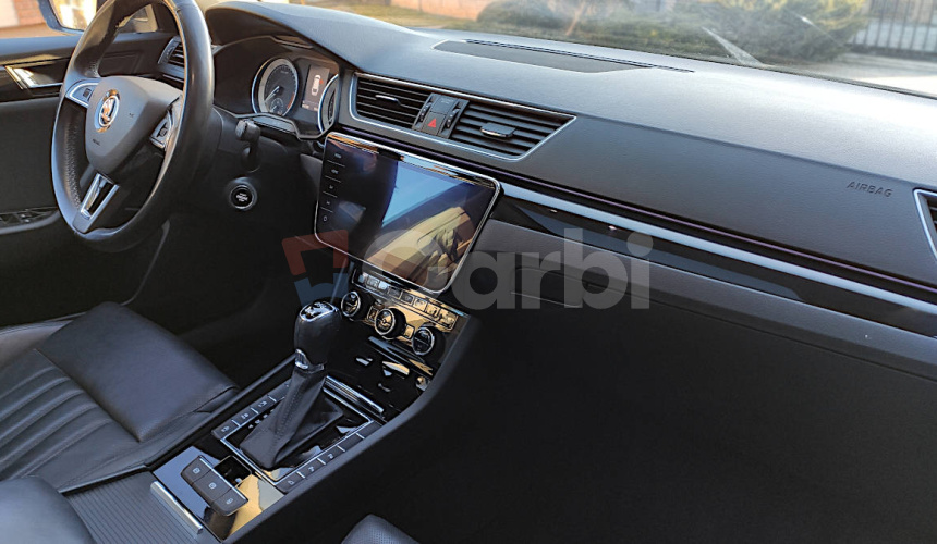 Škoda Superb combi 4x4 L&K + WEBASTO