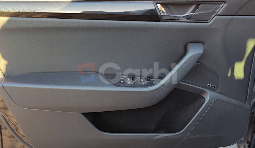 Škoda Superb combi 4x4 L&K + WEBASTO