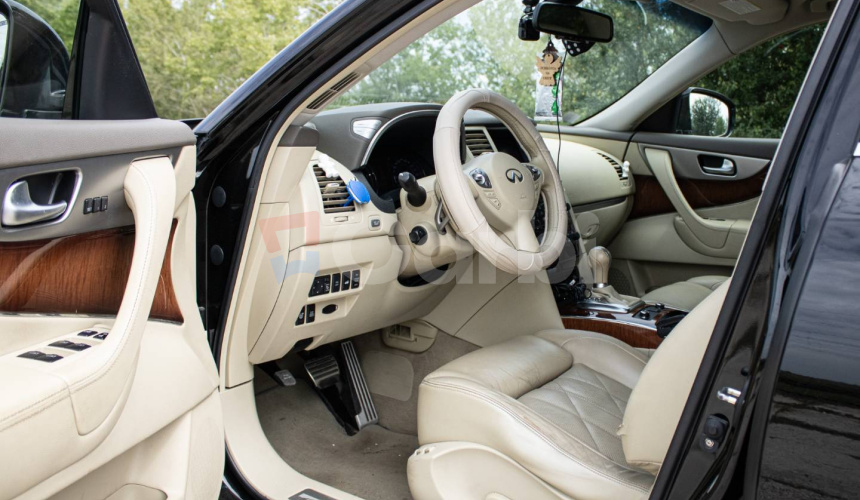 Infiniti FX30dS