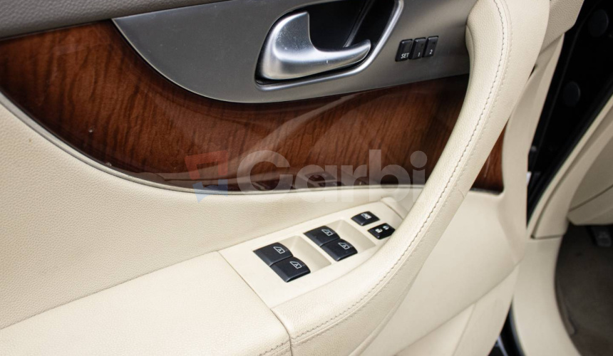 Infiniti FX30dS