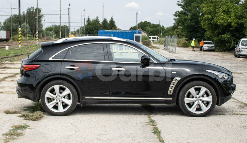 Infiniti FX30dS