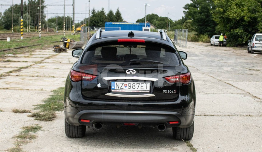 Infiniti FX30dS