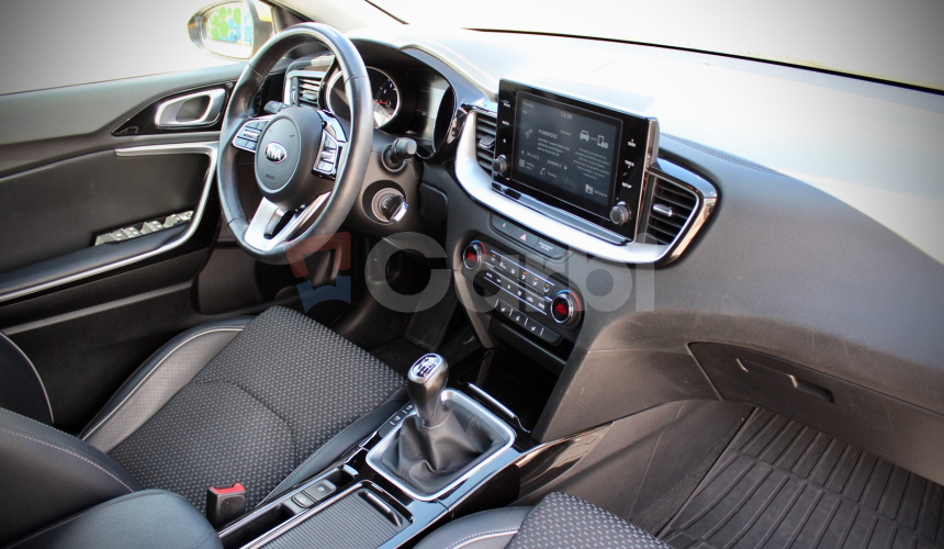 KIA XCeed Silver 103 kW