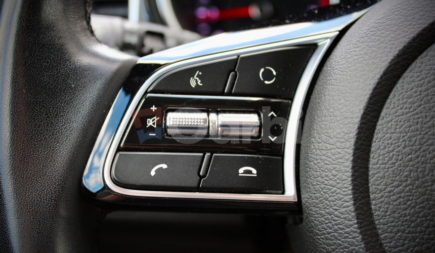 KIA XCeed Silver 103 kW