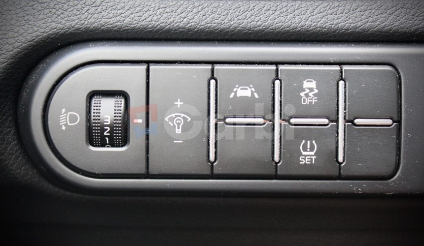 KIA XCeed Silver 103 kW
