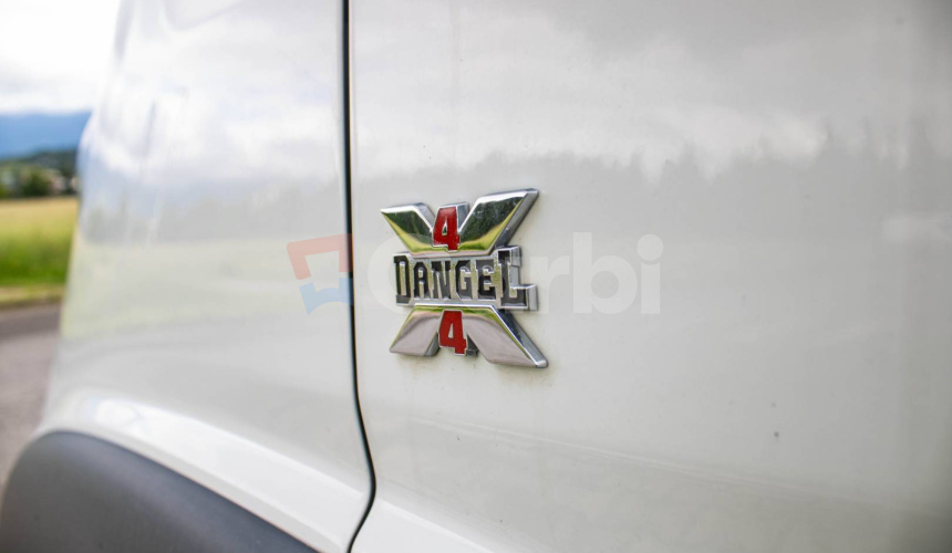Peugeot Boxer L4H2 2.0 BlueHDi 4x4 zdvihnutý podvozok - DANGEL úprava